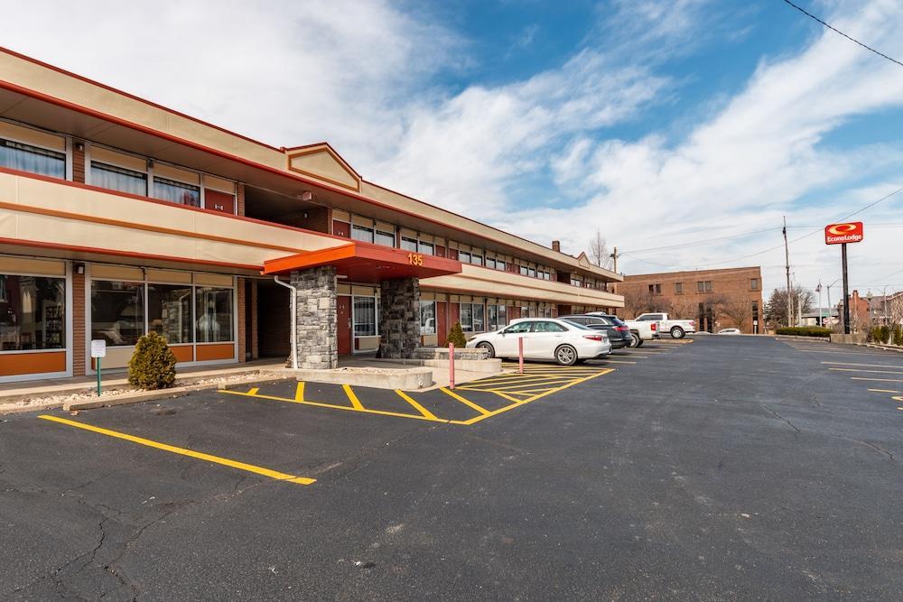 Econo Lodge Zanesville Eksteriør billede