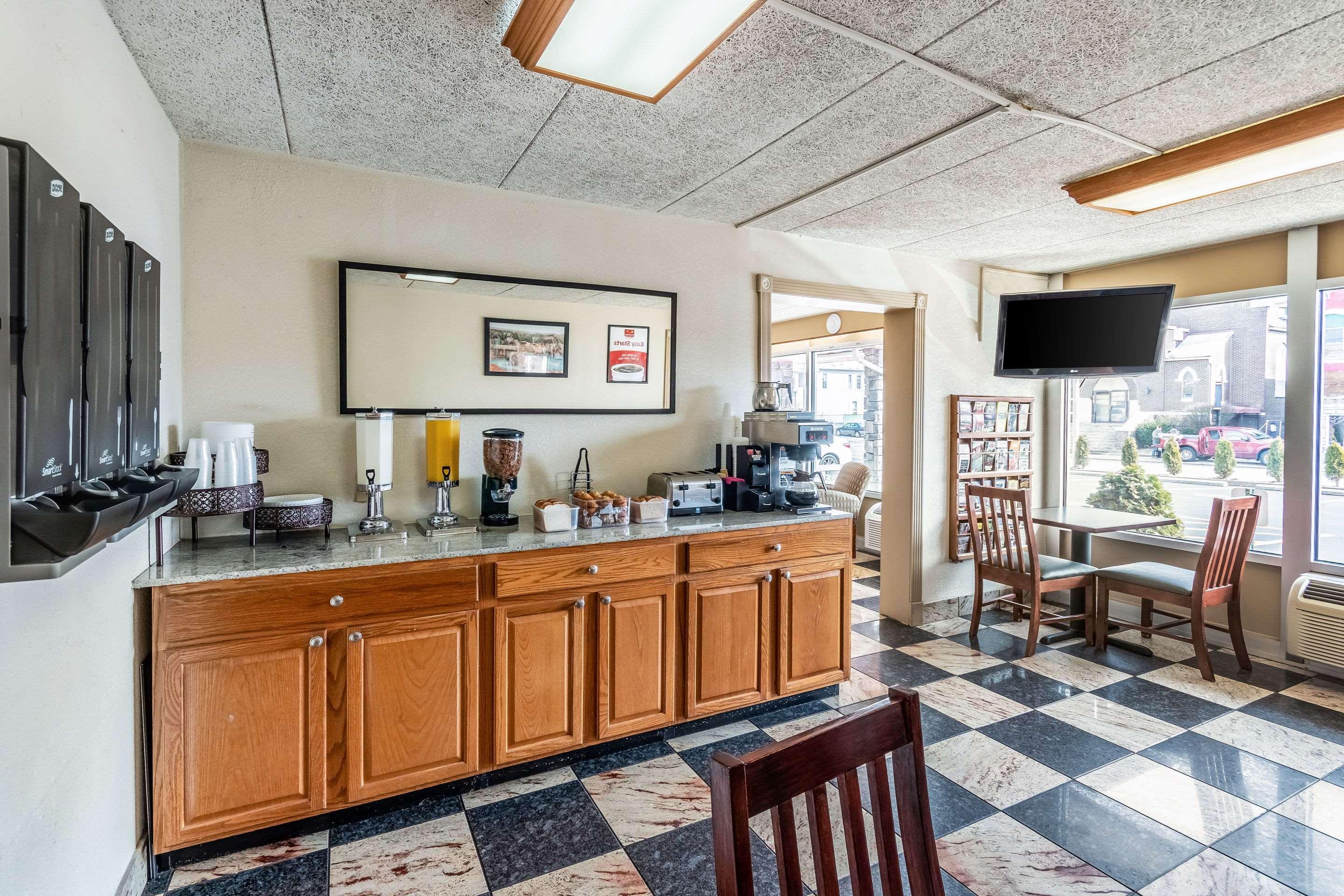 Econo Lodge Zanesville Eksteriør billede